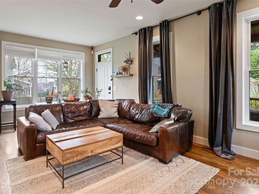 32 Burk Street, Asheville, NC 28806.  MLS# CAR4243314, YatesRealty ID 11788. 