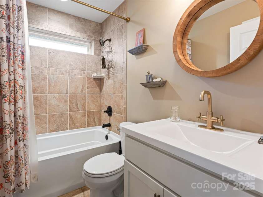 32 Burk Street, Asheville, NC 28806.  MLS# CAR4243314, YatesRealty ID 11788. 