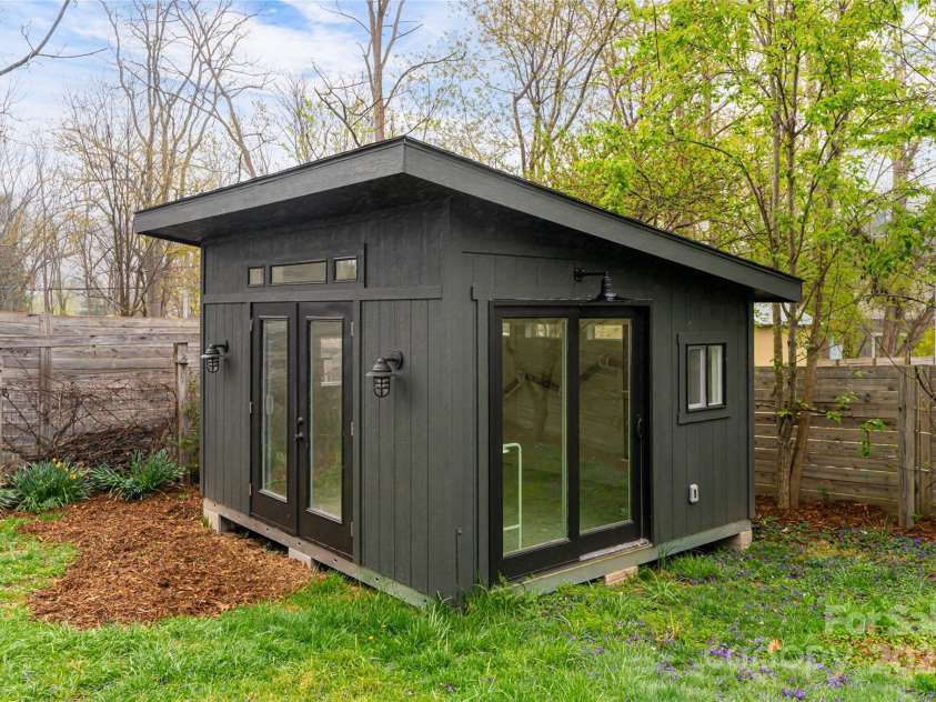 32 Burk Street, Asheville, NC 28806.  MLS# CAR4243314, YatesRealty ID 11788. 