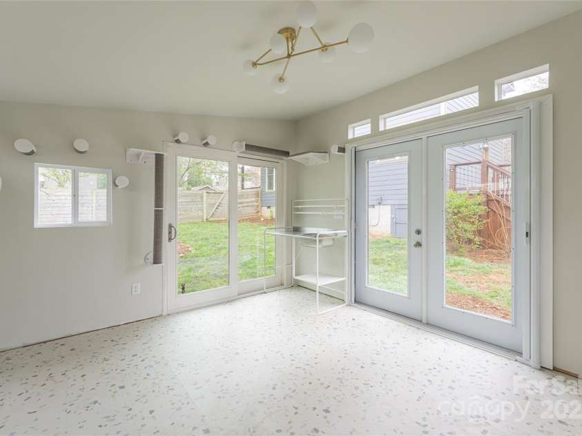 32 Burk Street, Asheville, NC 28806.  MLS# CAR4243314, YatesRealty ID 11788. 