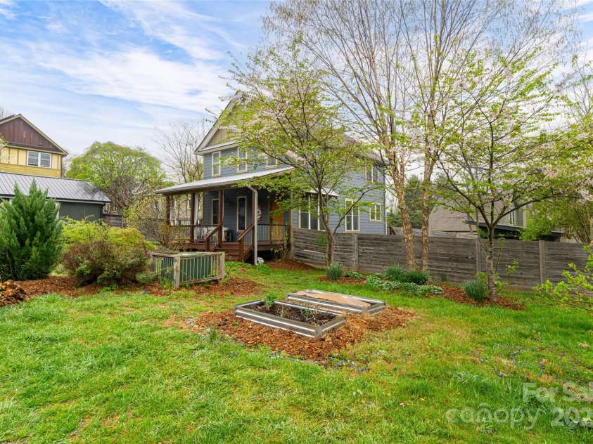 32 Burk Street, Asheville, NC 28806.  MLS# CAR4243314, YatesRealty ID 11788. 