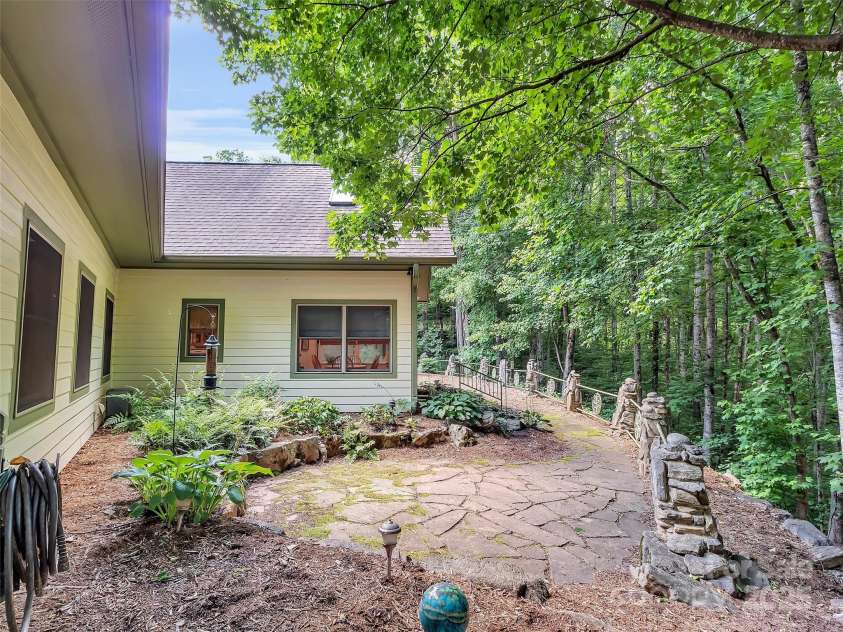 144 Ruffed Grouse Lane, Waynesville, NC 28786.  MLS# CAR4042474, YatesRealty ID 1179. 