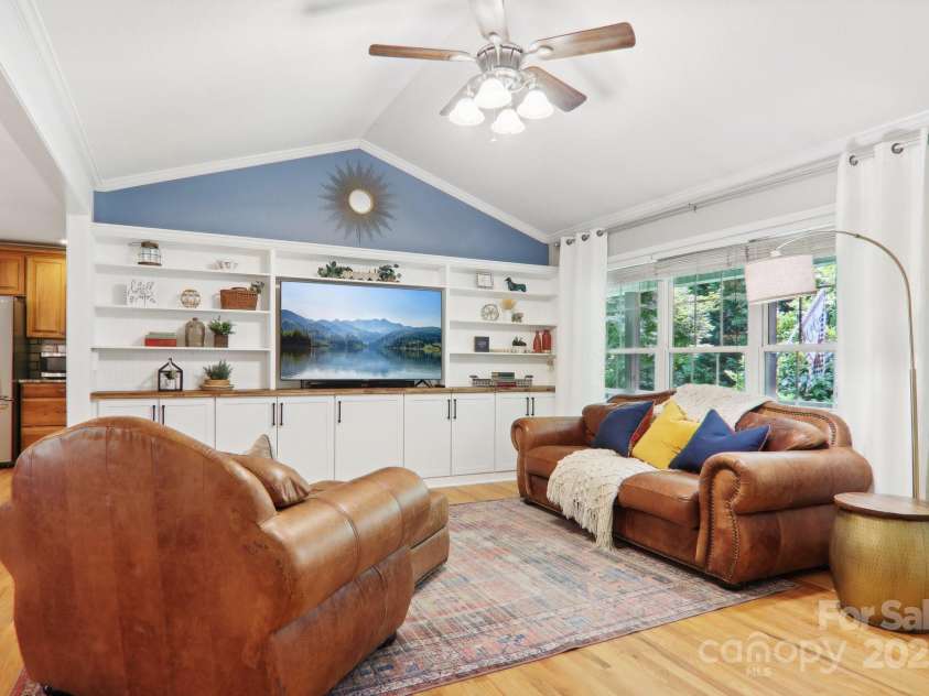 33 Warlick Road, Mills River, NC 28759.  MLS# CAR4154245, YatesRealty ID 1179. 