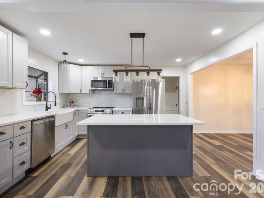 203 Ewing Drive, Belmont, NC 28012.  MLS# CAR4393332, YatesRealty ID 11790. 