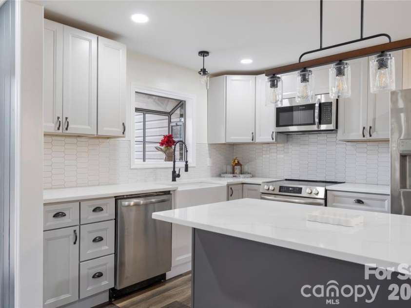 203 Ewing Drive, Belmont, NC 28012.  MLS# CAR4393332, YatesRealty ID 11790. 