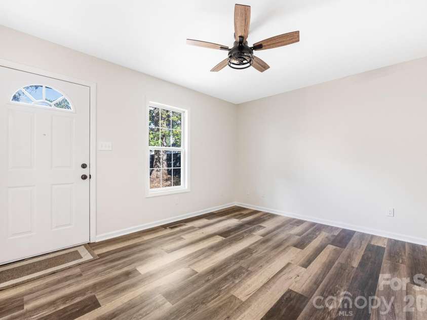 203 Ewing Drive, Belmont, NC 28012.  MLS# CAR4393332, YatesRealty ID 11790. 
