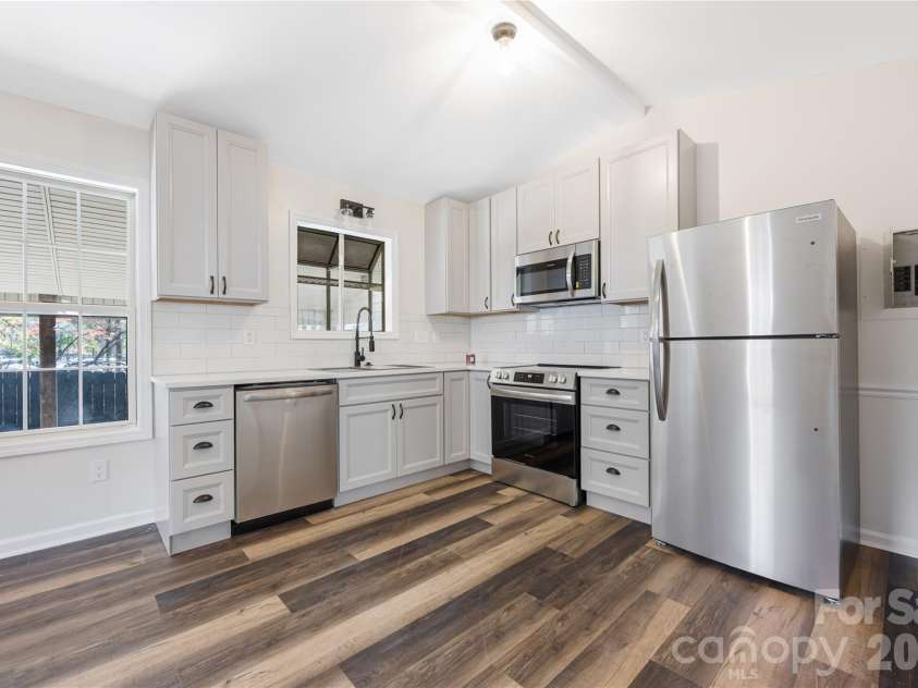 203 Ewing Drive, Belmont, NC 28012.  MLS# CAR4393332, YatesRealty ID 11790. 