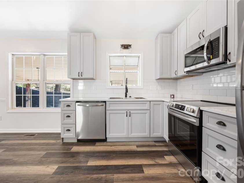 203 Ewing Drive, Belmont, NC 28012.  MLS# CAR4393332, YatesRealty ID 11790. 