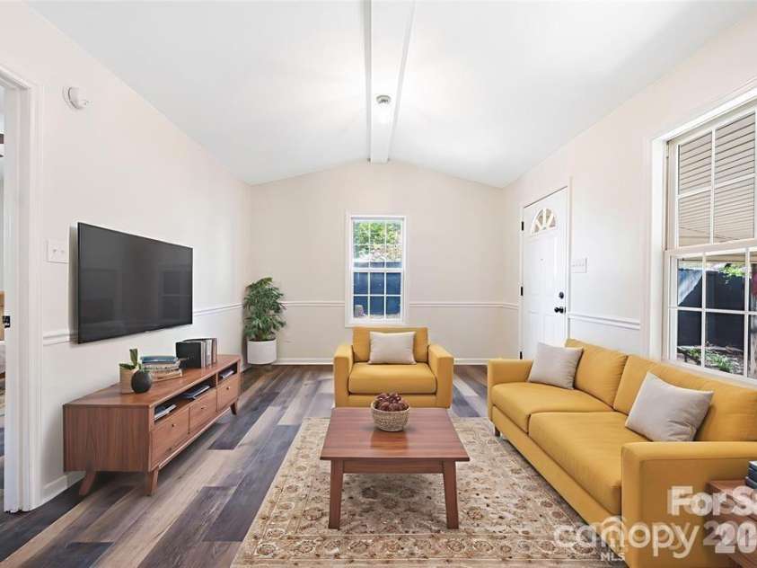 203 Ewing Drive, Belmont, NC 28012.  MLS# CAR4393332, YatesRealty ID 11790. 