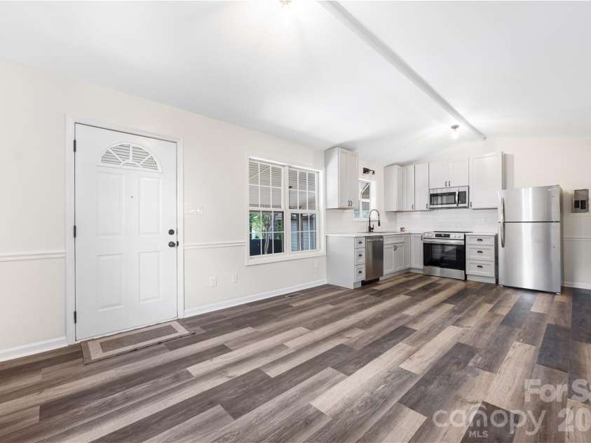 203 Ewing Drive, Belmont, NC 28012.  MLS# CAR4393332, YatesRealty ID 11790. 