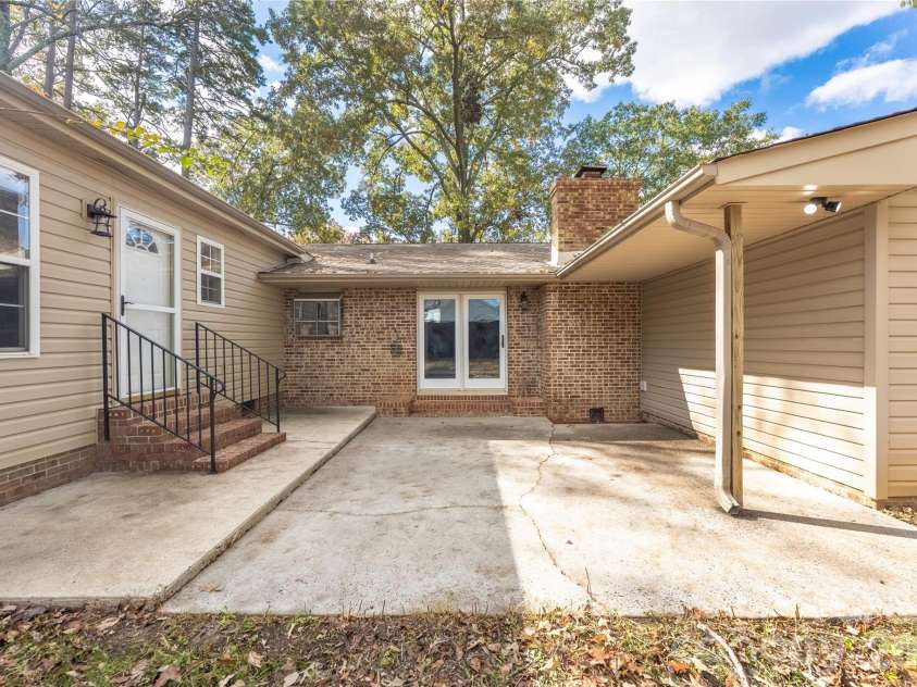 203 Ewing Drive, Belmont, NC 28012.  MLS# CAR4393332, YatesRealty ID 11790. 