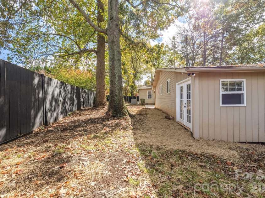 203 Ewing Drive, Belmont, NC 28012.  MLS# CAR4393332, YatesRealty ID 11790. 