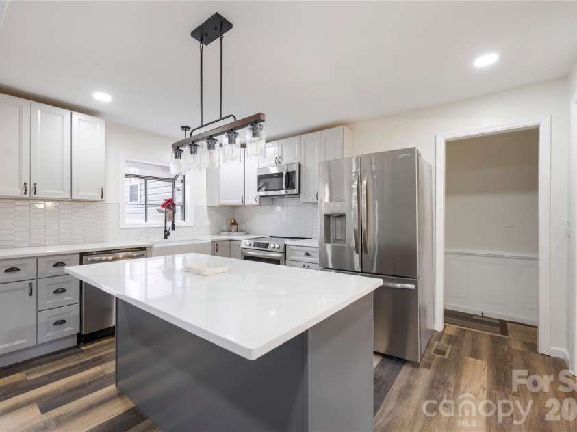 203 Ewing Drive, Belmont, NC 28012.  MLS# CAR4413483, YatesRealty ID 11790. 