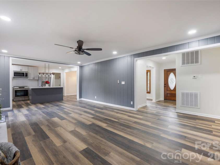 203 Ewing Drive, Belmont, NC 28012.  MLS# CAR4413483, YatesRealty ID 11790. 