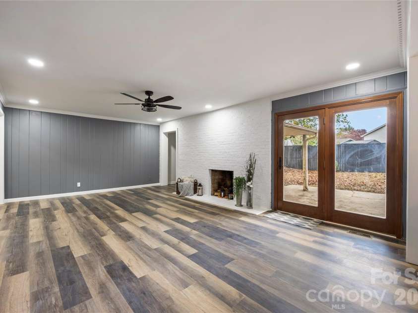 203 Ewing Drive, Belmont, NC 28012.  MLS# CAR4413483, YatesRealty ID 11790. 