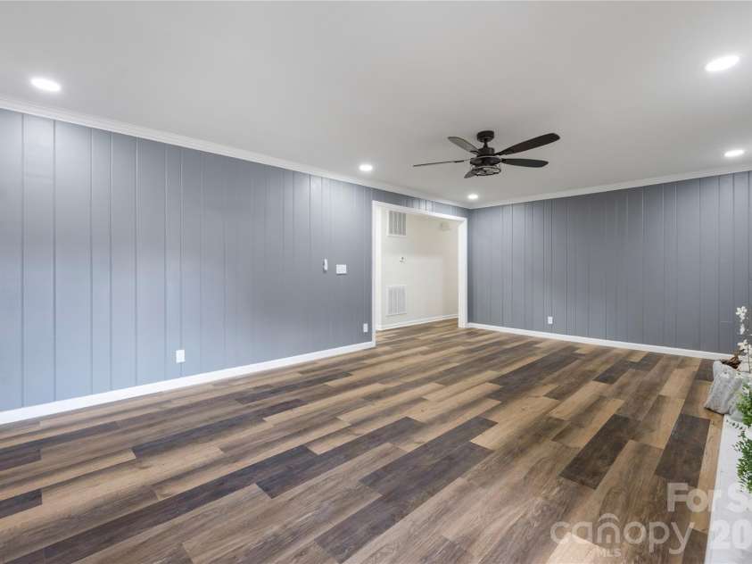 203 Ewing Drive, Belmont, NC 28012.  MLS# CAR4413483, YatesRealty ID 11790. 