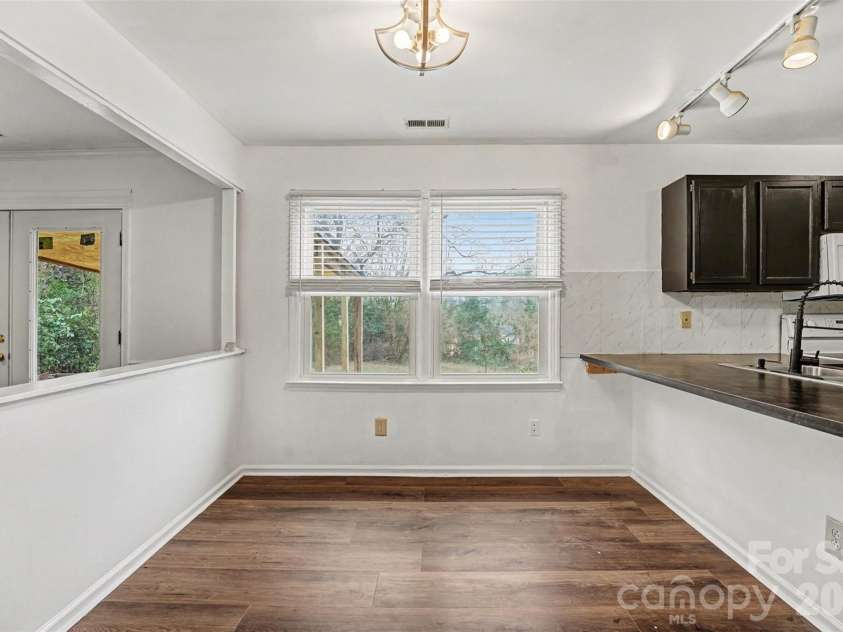5609 Beaconsfield Road, Charlotte, NC 28214.  MLS# CAR4336626, YatesRealty ID 11791. 