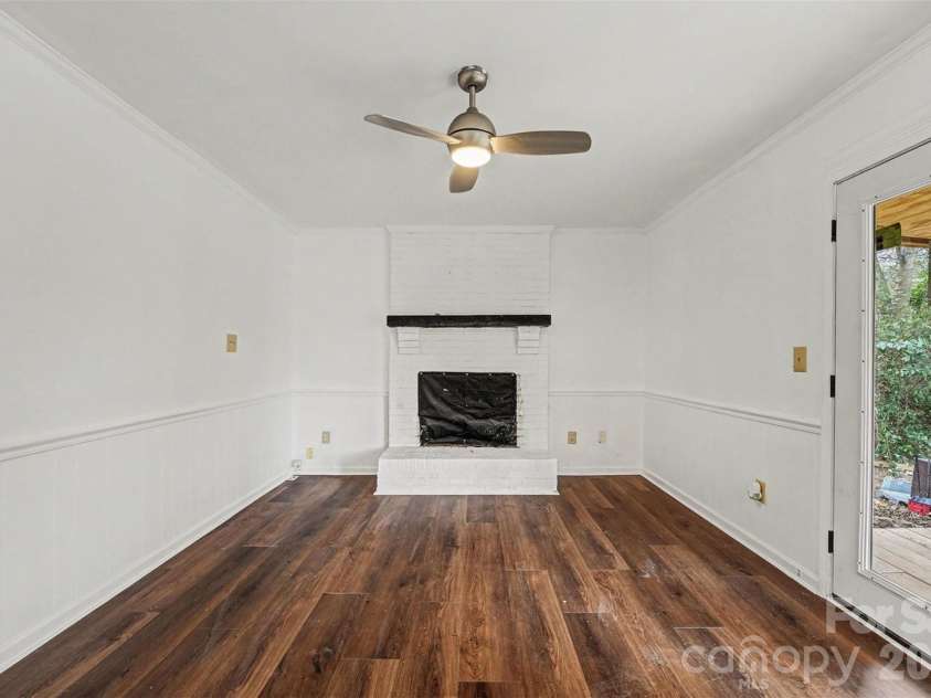 5609 Beaconsfield Road, Charlotte, NC 28214.  MLS# CAR4336626, YatesRealty ID 11791. 