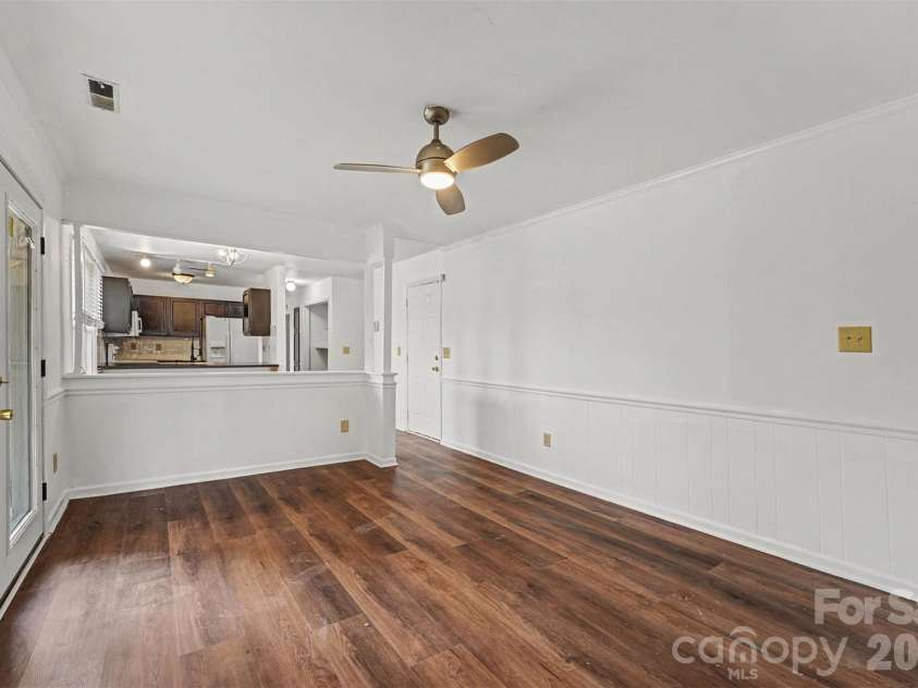 5609 Beaconsfield Road, Charlotte, NC 28214.  MLS# CAR4336626, YatesRealty ID 11791. 