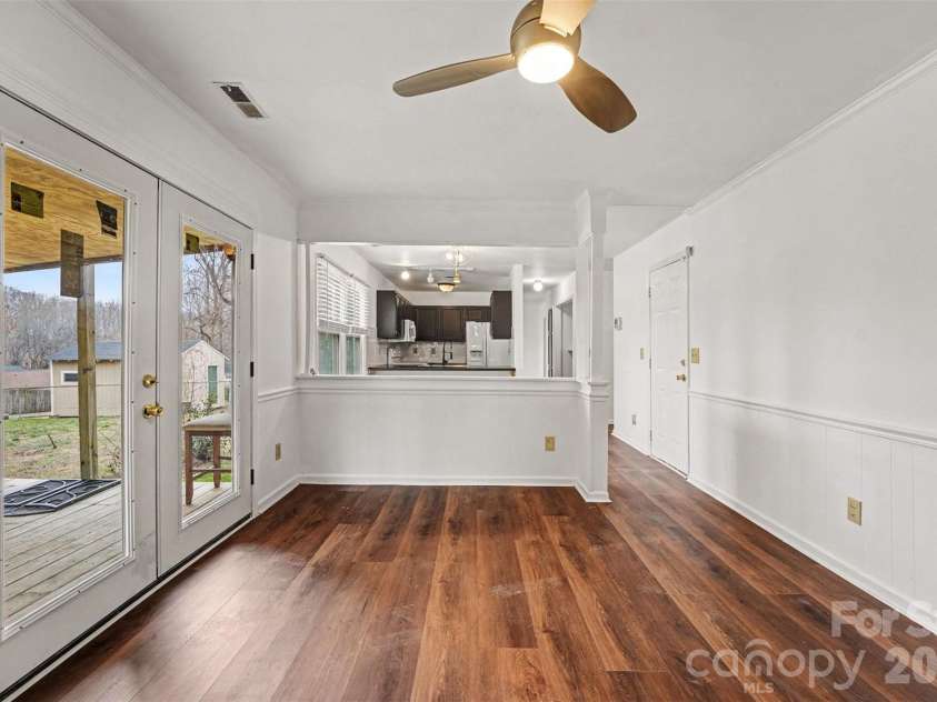 5609 Beaconsfield Road, Charlotte, NC 28214.  MLS# CAR4336626, YatesRealty ID 11791. 