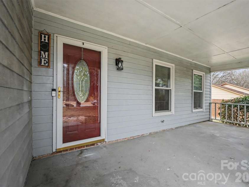 5609 Beaconsfield Road, Charlotte, NC 28214.  MLS# CAR4336626, YatesRealty ID 11791. 