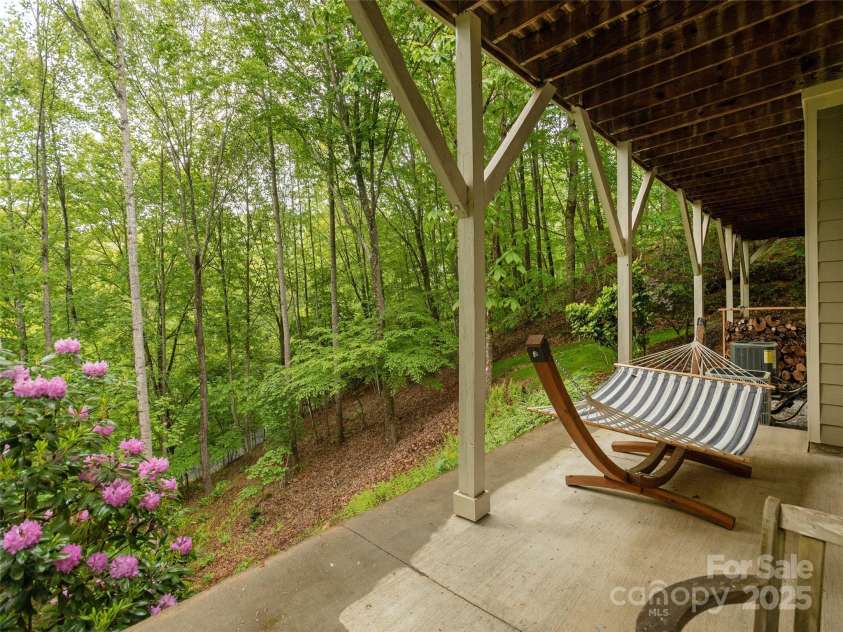 417 Blue Mist Way, Arden, NC 28704.  MLS# CAR4257048, YatesRealty ID 11792. 