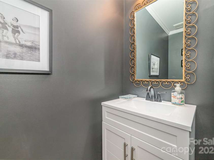 10617 Fuller Ridge Circle, Charlotte, NC 28270.  MLS# CAR4255887, YatesRealty ID 11793. 1/2 Bath
