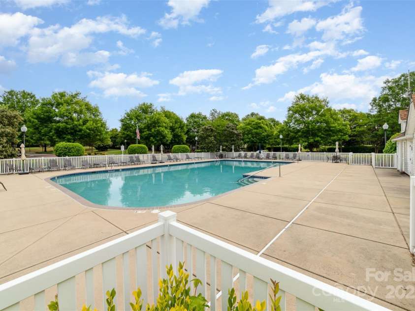 10617 Fuller Ridge Circle, Charlotte, NC 28270.  MLS# CAR4255887, YatesRealty ID 11793. Community pool