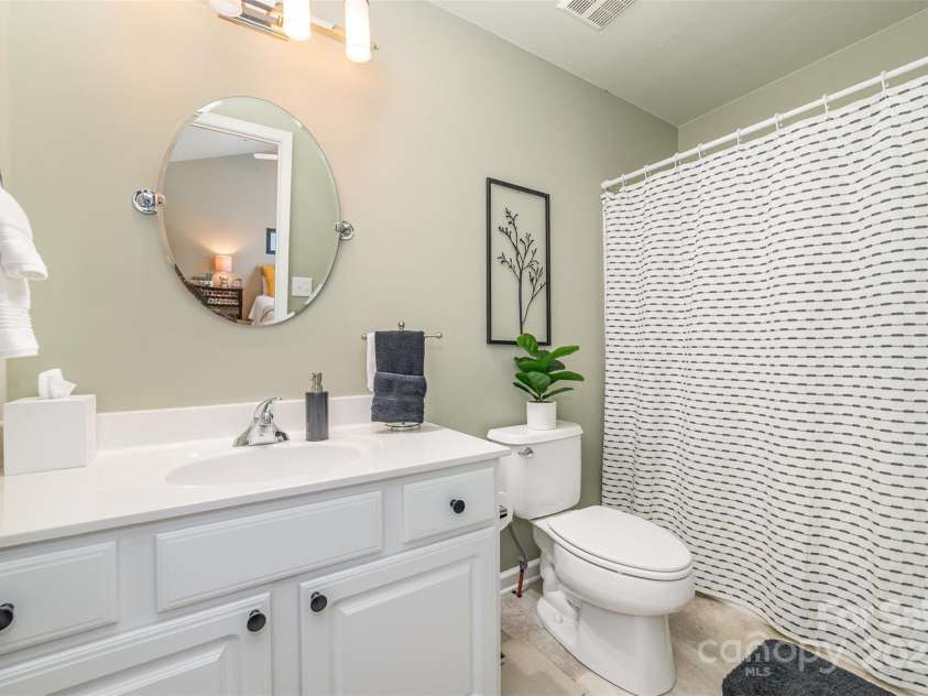 10617 Fuller Ridge Circle, Charlotte, NC 28270.  MLS# CAR4255887, YatesRealty ID 11793. Secondary full bath