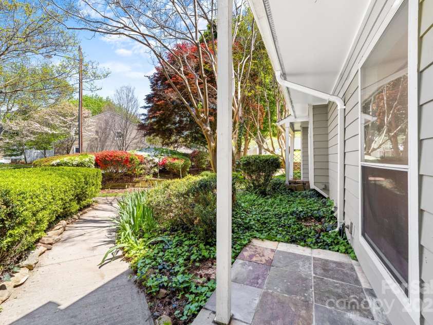 817 Sardis Cove Drive, Charlotte, NC 28270.  MLS# CAR4247655, YatesRealty ID 11795. 