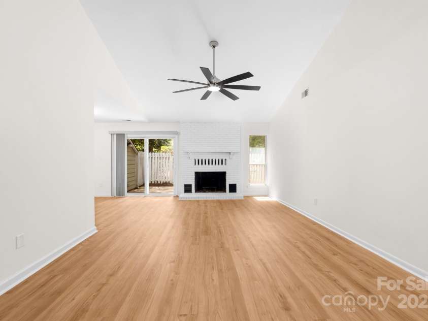 817 Sardis Cove Drive, Charlotte, NC 28270.  MLS# CAR4247655, YatesRealty ID 11795. 