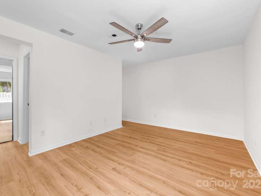 817 Sardis Cove Drive, Charlotte, NC 28270.  MLS# CAR4247655, YatesRealty ID 11795. 