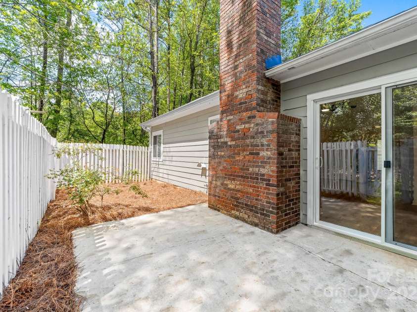 817 Sardis Cove Drive, Charlotte, NC 28270.  MLS# CAR4247655, YatesRealty ID 11795. 