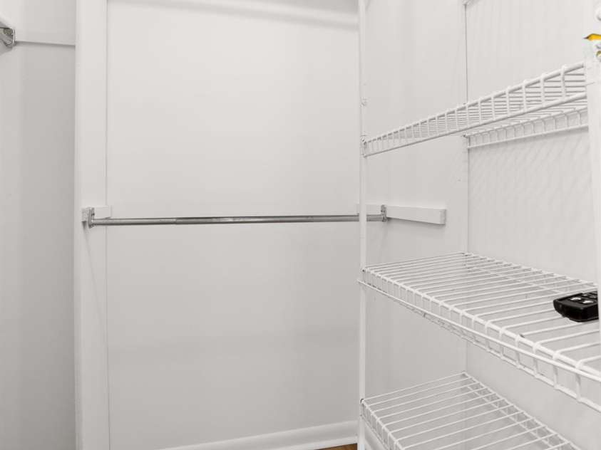 817 Sardis Cove Drive, Charlotte, NC 28270.  MLS# CAR4247655, YatesRealty ID 11795. Primary Closet