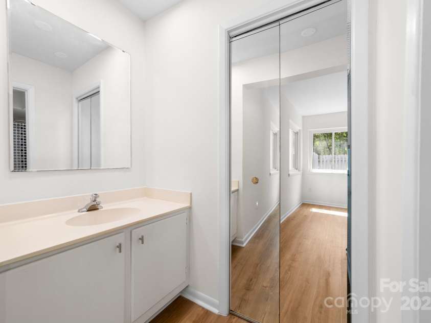 817 Sardis Cove Drive, Charlotte, NC 28270.  MLS# CAR4247655, YatesRealty ID 11795. Primary Second Vaity
