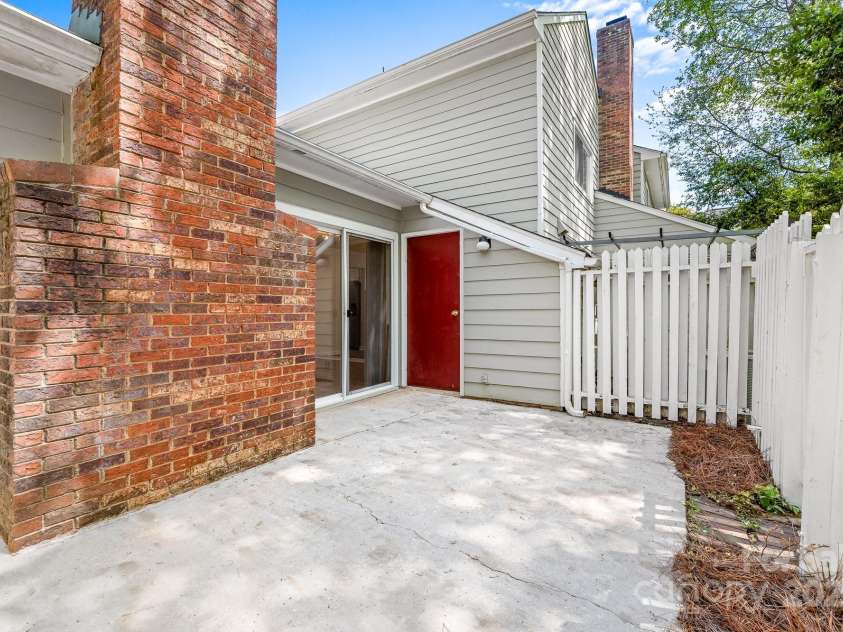 817 Sardis Cove Drive, Charlotte, NC 28270.  MLS# CAR4247655, YatesRealty ID 11795. Private fenced patio