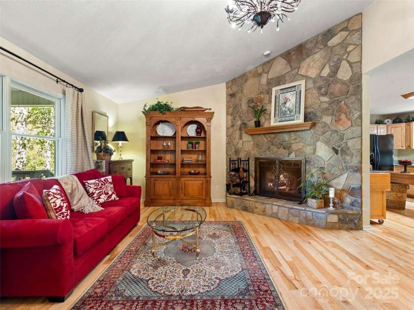 296 Ivy Ridge Circle, Sylva, NC 28779.  MLS# CAR4311361, YatesRealty ID 11796. 