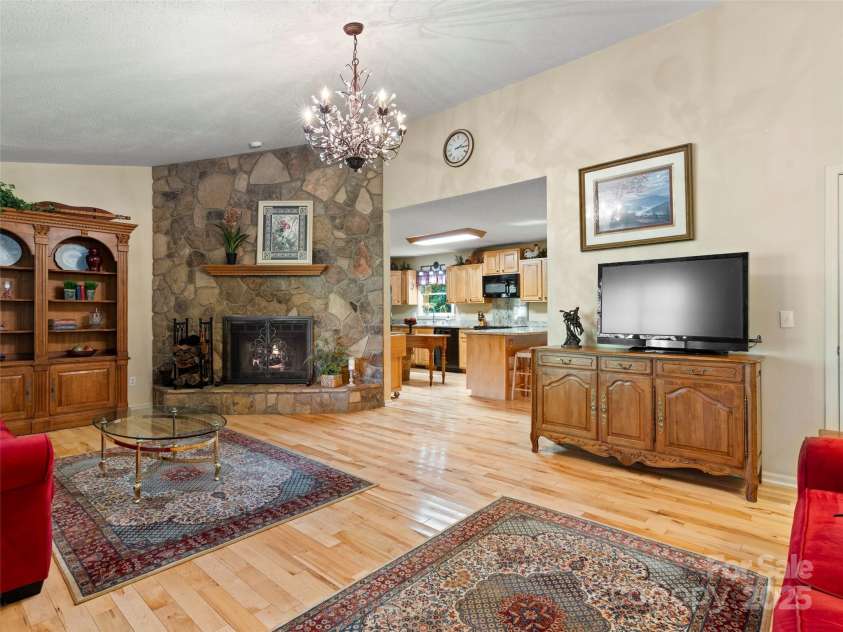 296 Ivy Ridge Circle, Sylva, NC 28779.  MLS# CAR4311361, YatesRealty ID 11796. 
