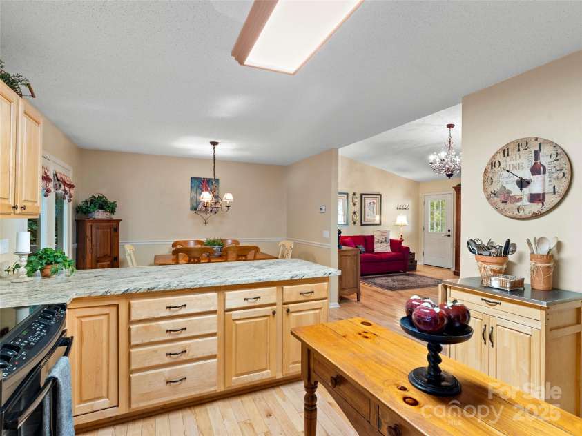 296 Ivy Ridge Circle, Sylva, NC 28779.  MLS# CAR4311361, YatesRealty ID 11796. 