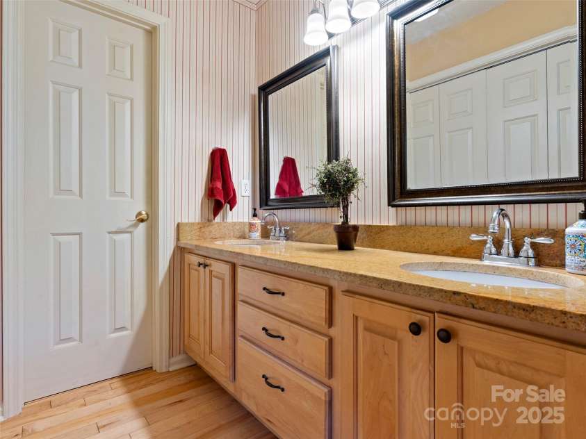 296 Ivy Ridge Circle, Sylva, NC 28779.  MLS# CAR4311361, YatesRealty ID 11796. 