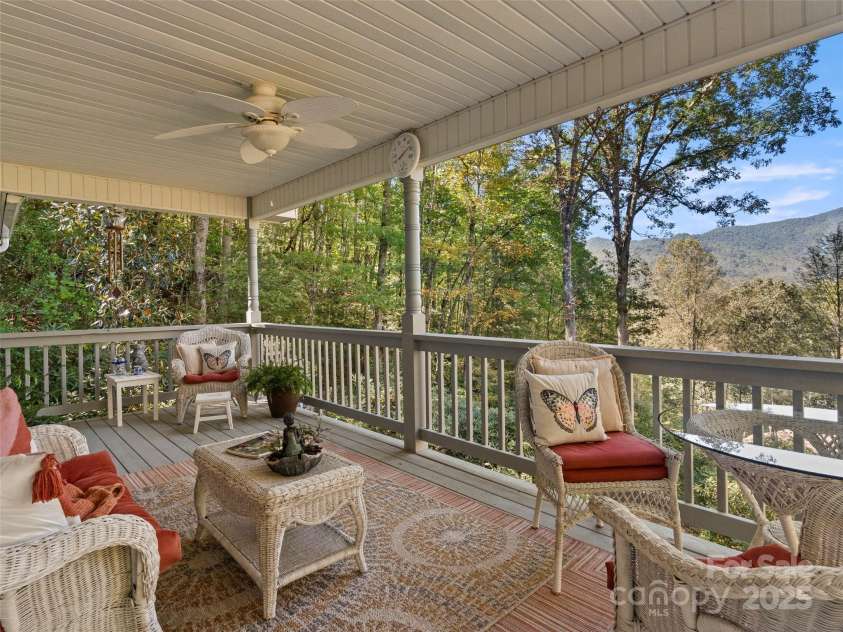 296 Ivy Ridge Circle, Sylva, NC 28779.  MLS# CAR4311361, YatesRealty ID 11796. 