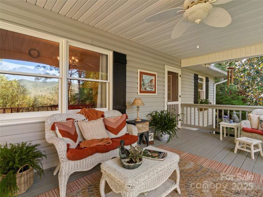 296 Ivy Ridge Circle, Sylva, NC 28779.  MLS# CAR4311361, YatesRealty ID 11796. 