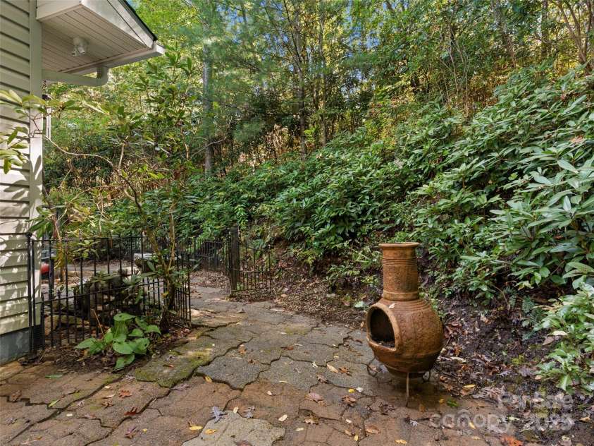 296 Ivy Ridge Circle, Sylva, NC 28779.  MLS# CAR4311361, YatesRealty ID 11796. 