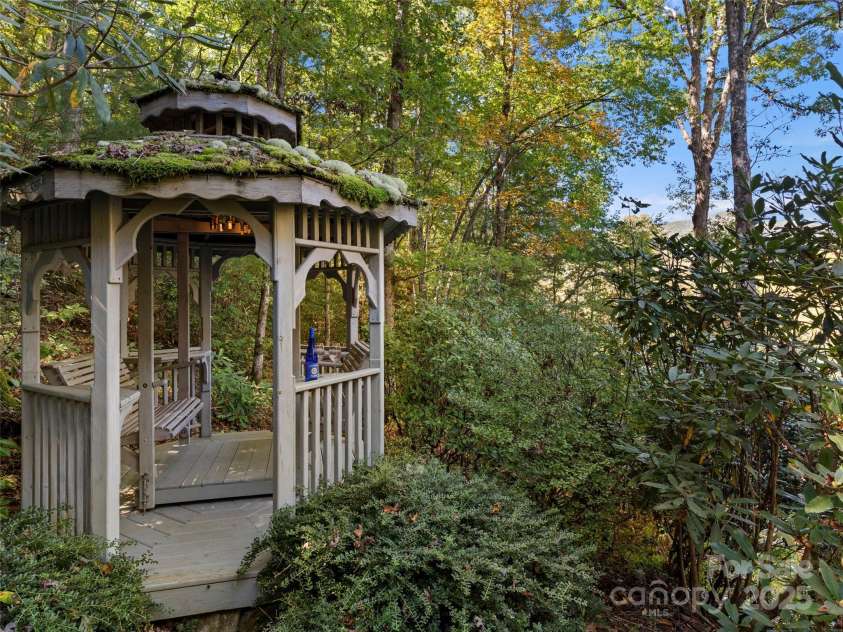 296 Ivy Ridge Circle, Sylva, NC 28779.  MLS# CAR4311361, YatesRealty ID 11796. 