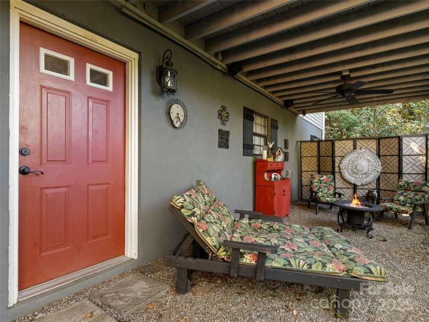 296 Ivy Ridge Circle, Sylva, NC 28779.  MLS# CAR4311361, YatesRealty ID 11796. 