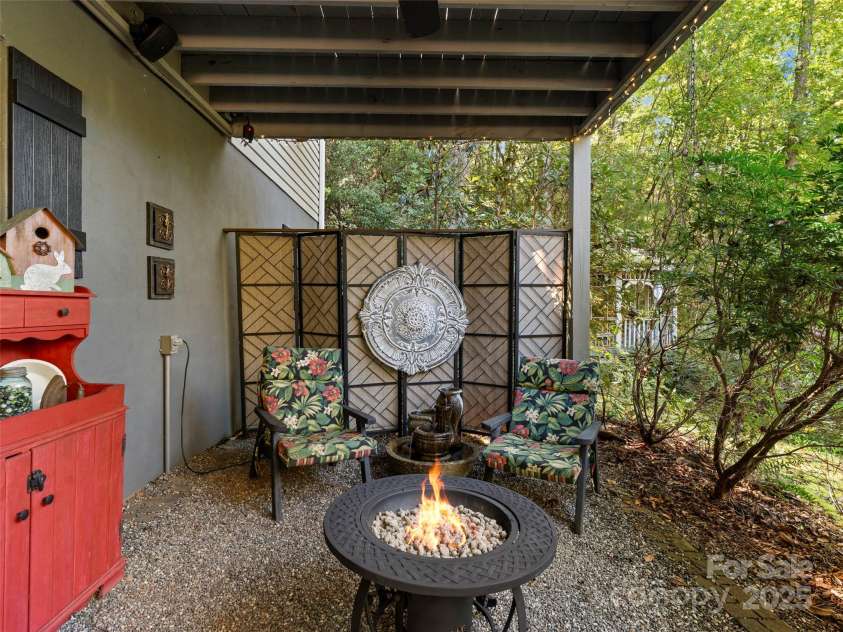 296 Ivy Ridge Circle, Sylva, NC 28779.  MLS# CAR4311361, YatesRealty ID 11796. 