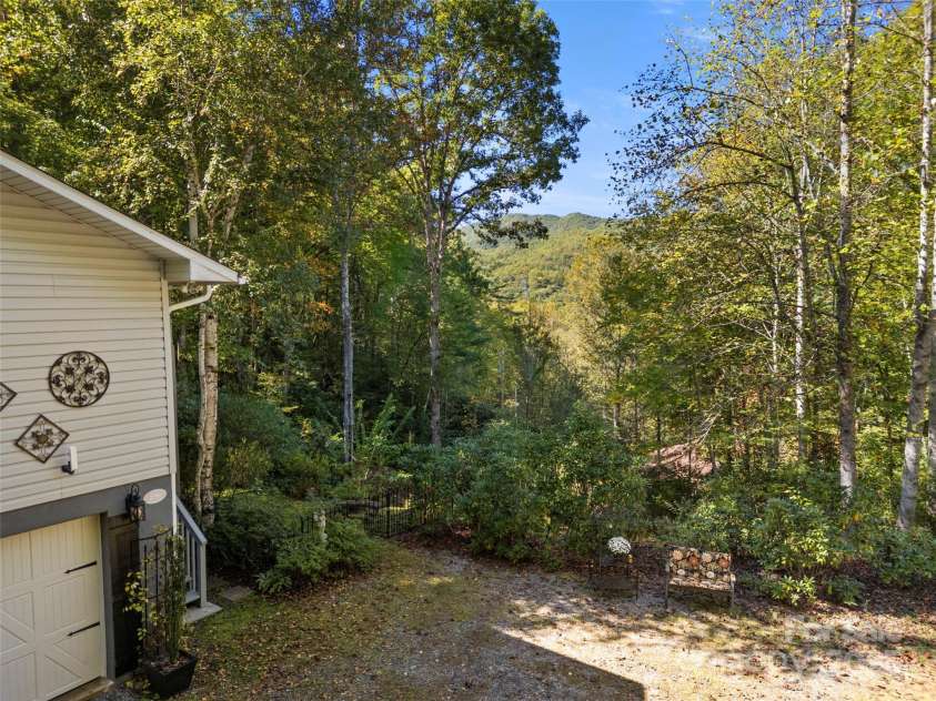 296 Ivy Ridge Circle, Sylva, NC 28779.  MLS# CAR4311361, YatesRealty ID 11796. 