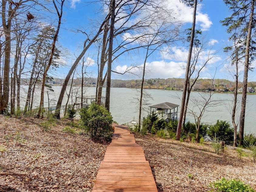 4633 River Bluff Court, Charlotte, NC 28214.  MLS# CAR4235344, YatesRealty ID 11796. 