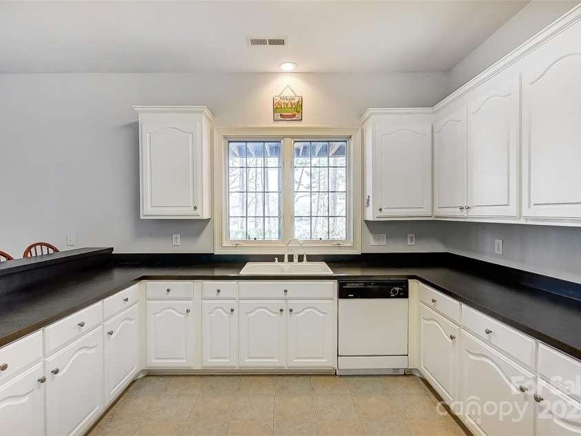 4633 River Bluff Court, Charlotte, NC 28214.  MLS# CAR4235344, YatesRealty ID 11796. 