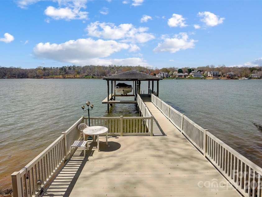 4633 River Bluff Court, Charlotte, NC 28214.  MLS# CAR4235344, YatesRealty ID 11796. Glorious long-range views